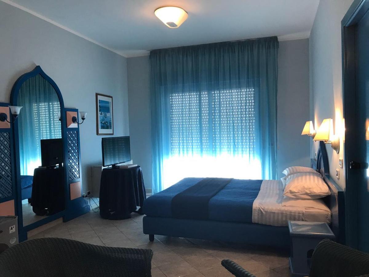 Hotel Baia Turchese Лампедуза Екстериор снимка