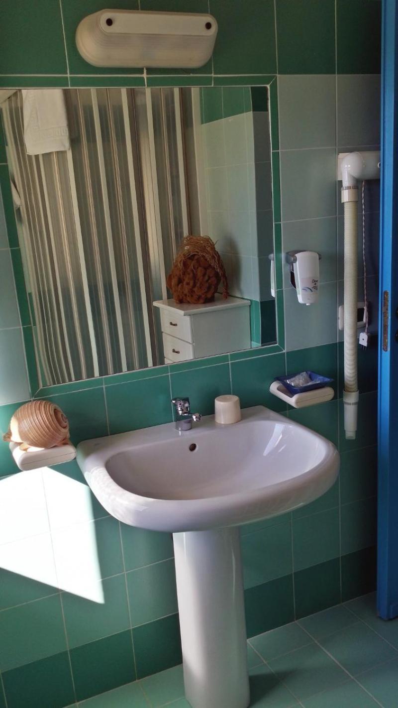 Hotel Baia Turchese Лампедуза Екстериор снимка