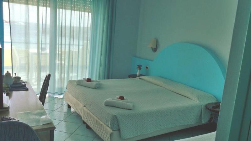 Hotel Baia Turchese Лампедуза Екстериор снимка